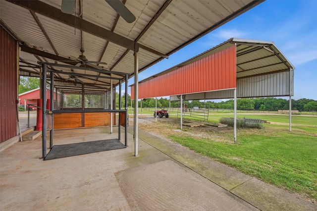 905 Crawford Road, Sadler, TX 76264