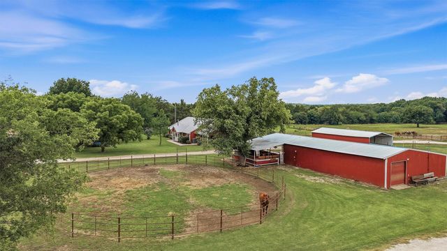 905 Crawford Road, Sadler, TX 76264