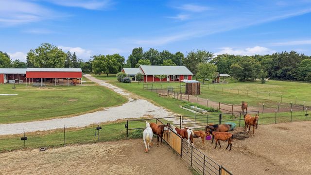 905 Crawford Road, Sadler, TX 76264