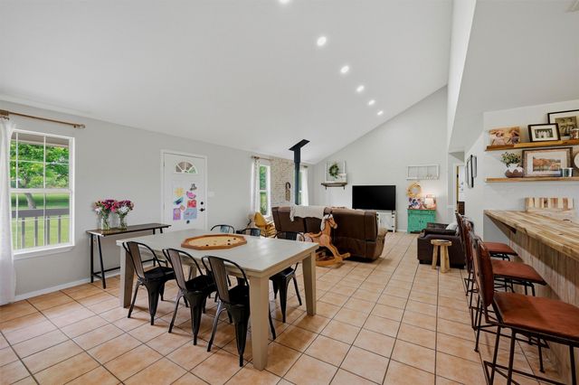 905 Crawford Road, Sadler, TX 76264