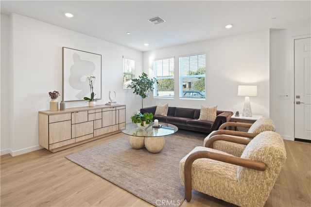 2352 Channel Drive 101, Ventura, CA 93003