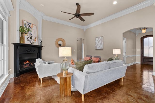 363 Leigh Lane, Stonewall, LA 71078