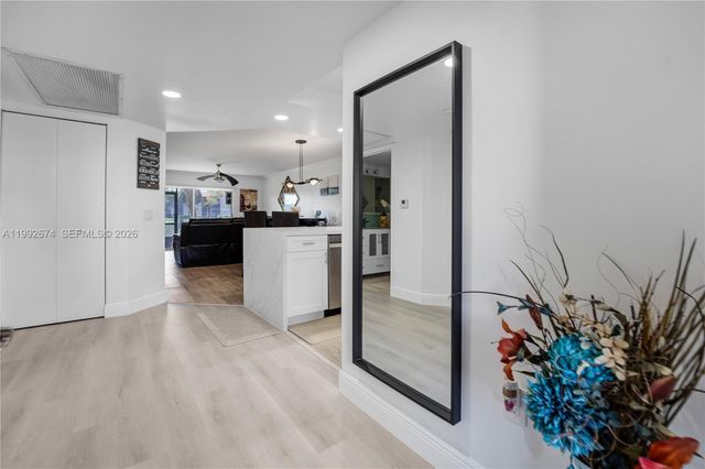 850 SW 138th Ave 111D, Pembroke Pines, FL 33027