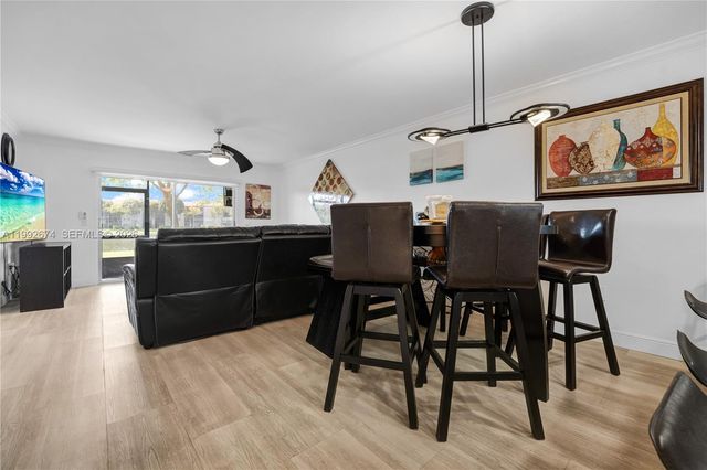 850 SW 138th Ave 111D, Pembroke Pines, FL 33027