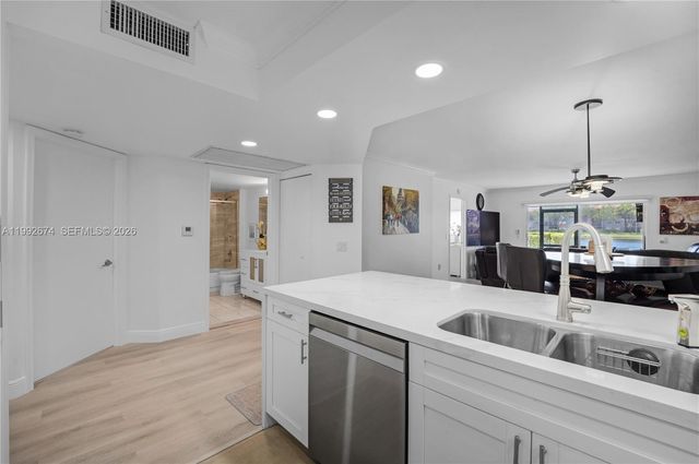 850 SW 138th Ave 111D, Pembroke Pines, FL 33027