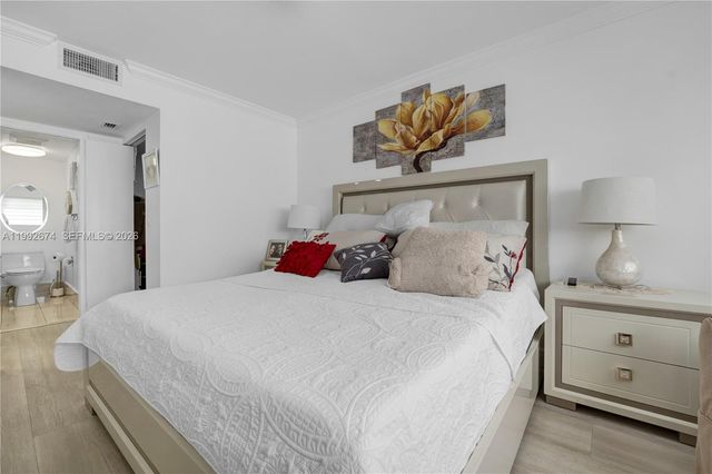 850 SW 138th Ave 111D, Pembroke Pines, FL 33027