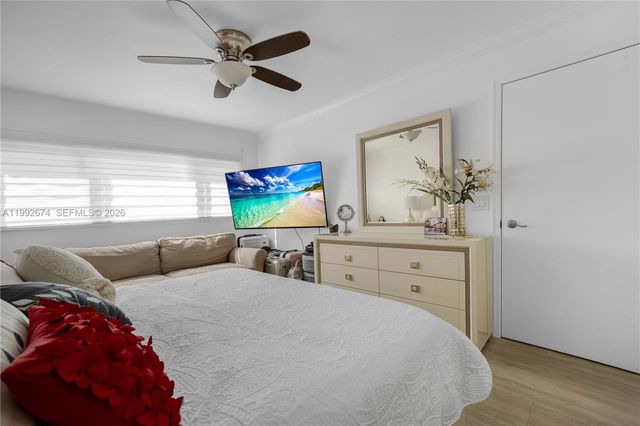 850 SW 138th Ave 111D, Pembroke Pines, FL 33027