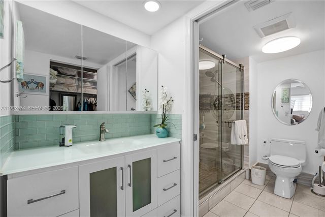 850 SW 138th Ave 111D, Pembroke Pines, FL 33027