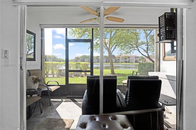 850 SW 138th Ave 111D, Pembroke Pines, FL 33027