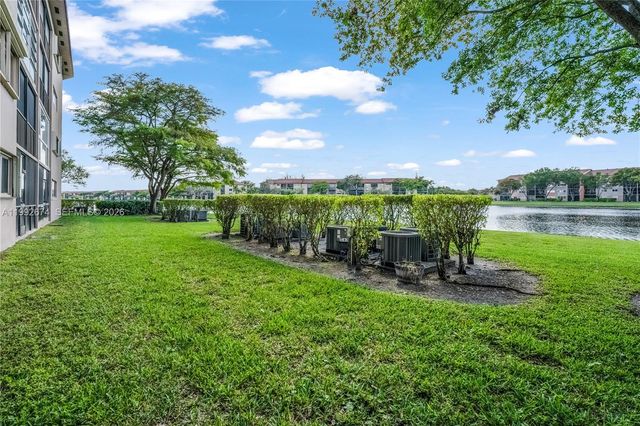 850 SW 138th Ave 111D, Pembroke Pines, FL 33027