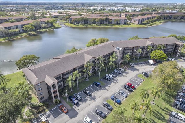 850 SW 138th Ave 111D, Pembroke Pines, FL 33027
