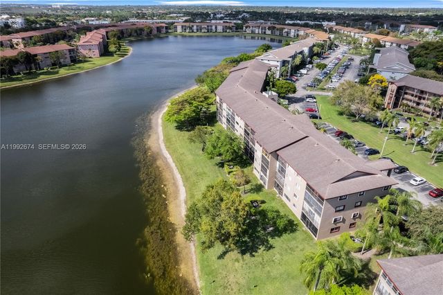 850 SW 138th Ave 111D, Pembroke Pines, FL 33027