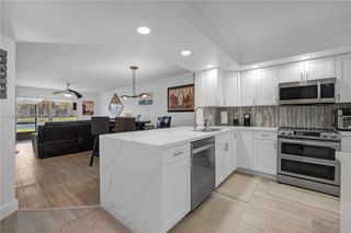 850 SW 138th Ave 111D, Pembroke Pines, FL 33027