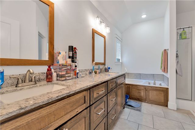 902 Sugar Pine Avenue, Tontitown, AR 72762