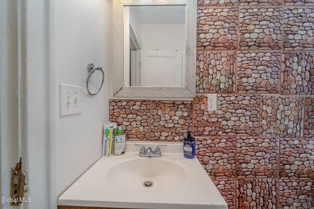 125 N Main Avenue, Albany, NY 12206