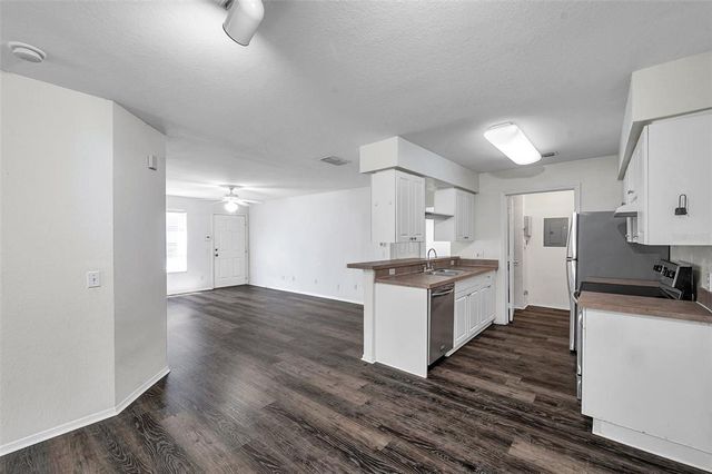 36243 LAKE CHASE BOULEVARD 102, Zephyrhills, FL 33541
