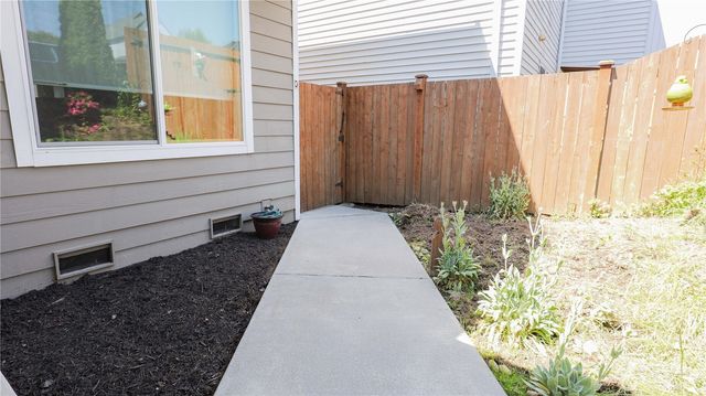 2620 Grand Avenue #D, Everett, WA 98201