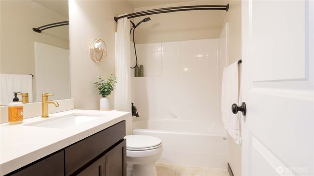 2620 Grand Avenue #D, Everett, WA 98201
