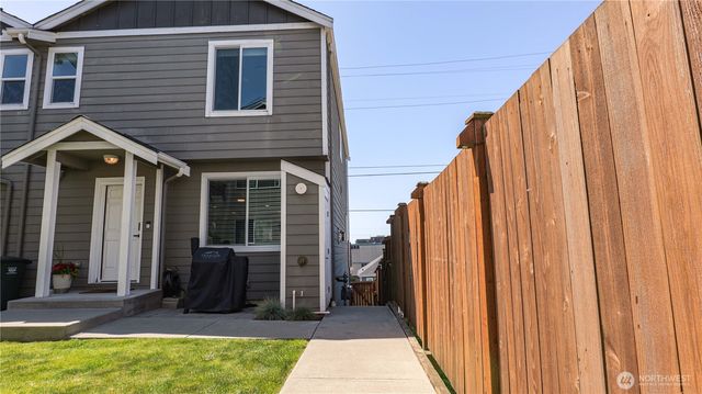 2620 Grand Avenue #D, Everett, WA 98201