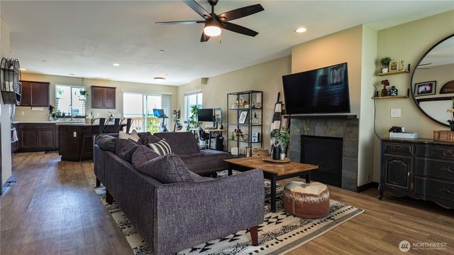 2620 Grand Avenue #D, Everett, WA 98201