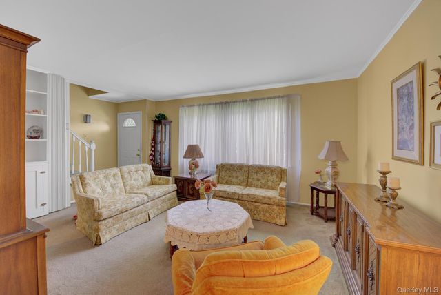 130 Abbey Street, Massapequa Park, NY 11762