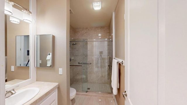 30 Lake Shore Drive, Rancho Mirage, CA 92270