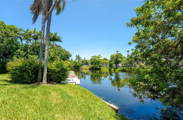 400 NW 87th St, El Portal, FL 33150