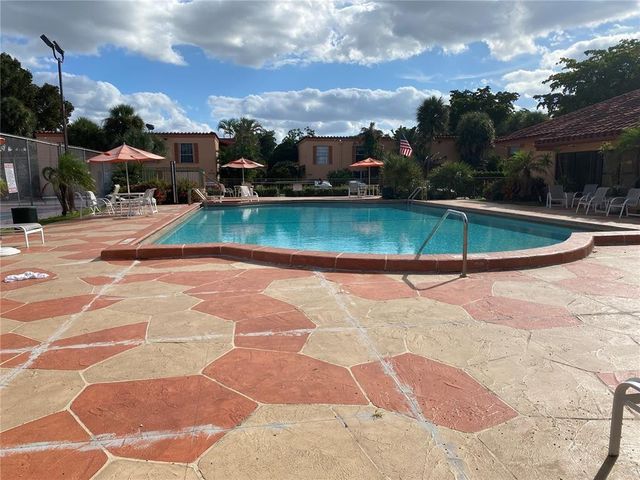 7200 Fairway Drive H 12, Miami Lakes, FL 33014