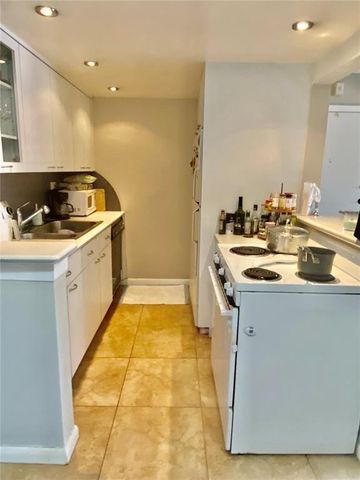 7200 Fairway Drive H 12, Miami Lakes, FL 33014