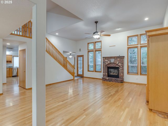 2868 Ne CHARLOIS Dr, Hillsboro, OR 97124