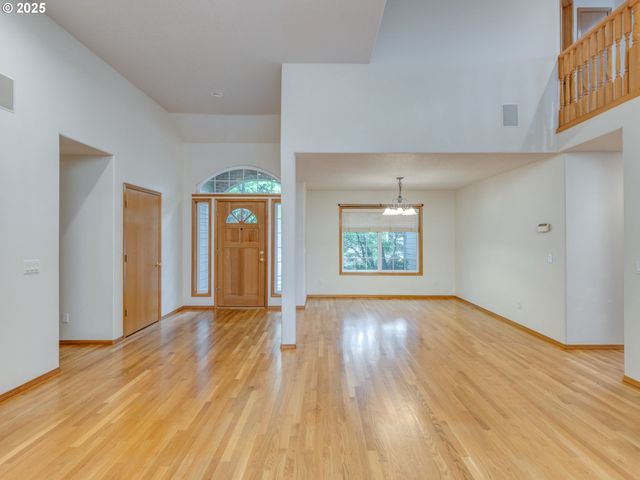 2868 Ne CHARLOIS Dr, Hillsboro, OR 97124