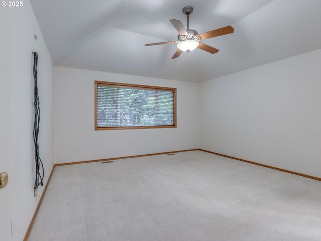 2868 Ne CHARLOIS Dr, Hillsboro, OR 97124