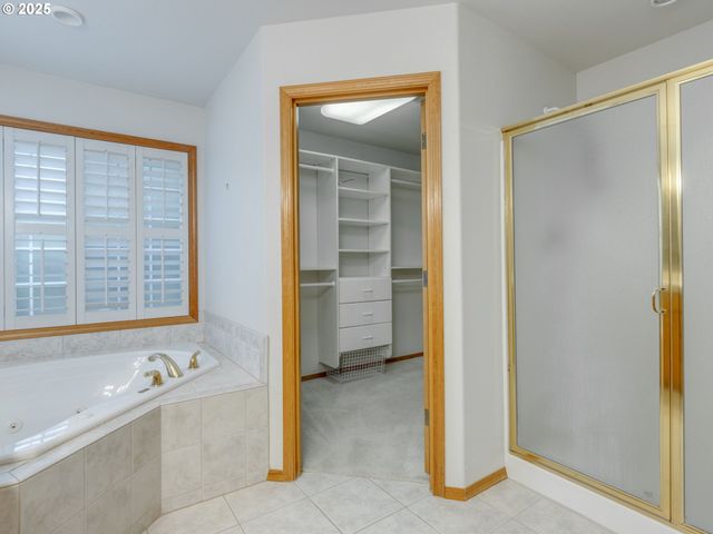 2868 Ne CHARLOIS Dr, Hillsboro, OR 97124