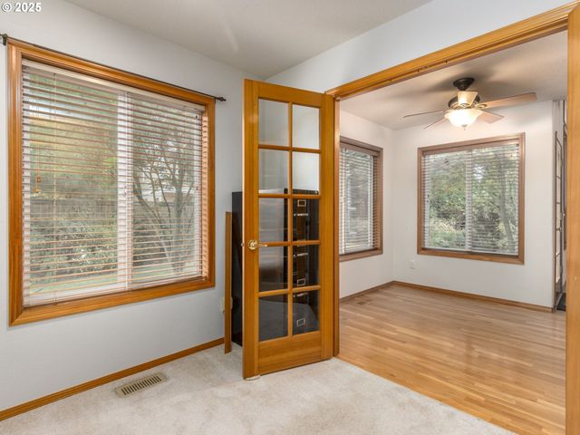 2868 Ne CHARLOIS Dr, Hillsboro, OR 97124