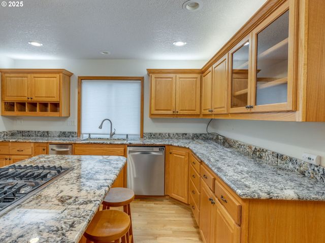 2868 Ne CHARLOIS Dr, Hillsboro, OR 97124