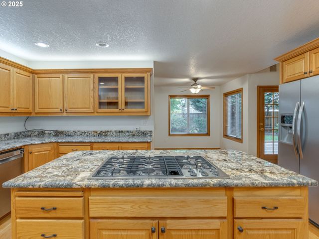 2868 Ne CHARLOIS Dr, Hillsboro, OR 97124