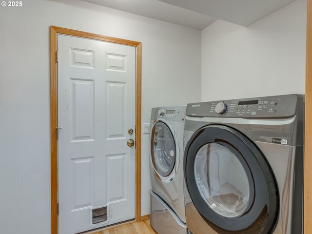 2868 Ne CHARLOIS Dr, Hillsboro, OR 97124