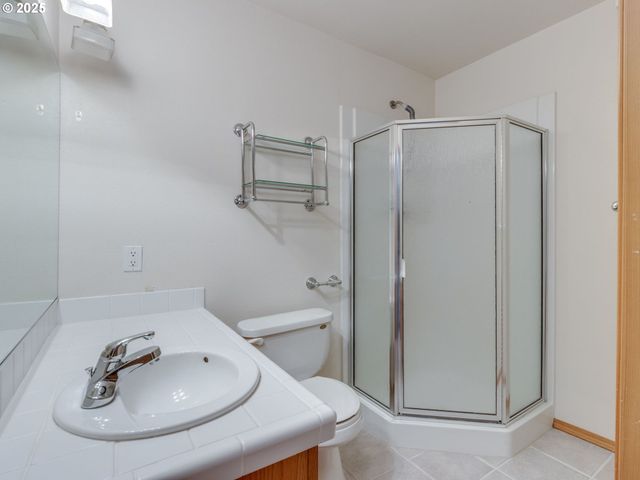 2868 Ne CHARLOIS Dr, Hillsboro, OR 97124