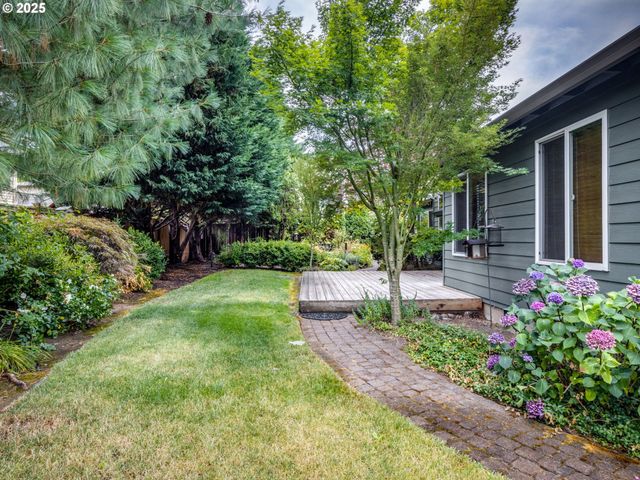 2868 Ne CHARLOIS Dr, Hillsboro, OR 97124