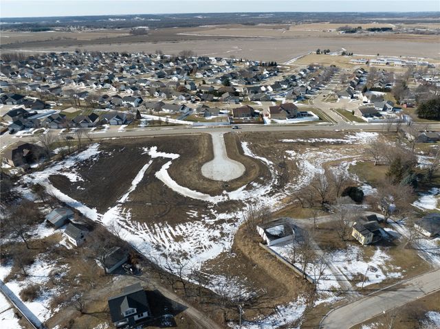 328 Young Court, Center Point, IA 52213