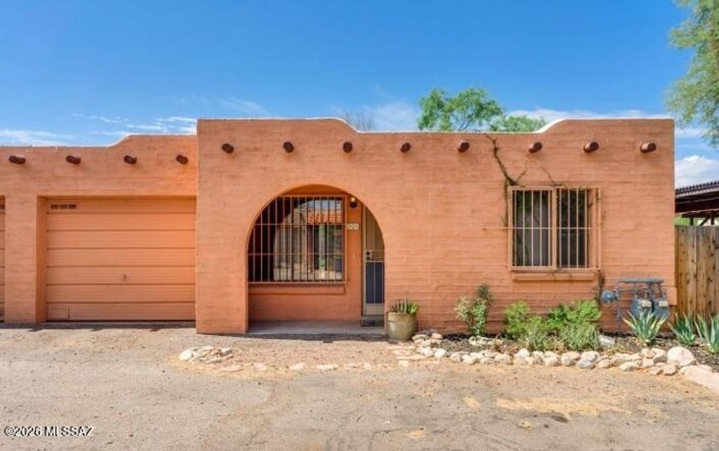 905 E Mesquite Drive, Tucson, AZ 85719