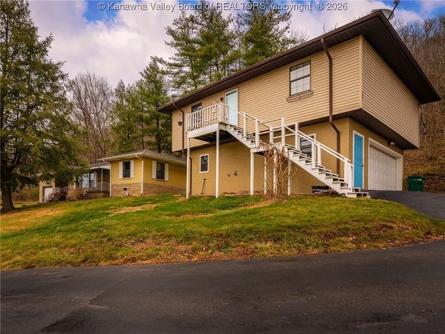 4790 Charleston Road, Poca, WV 25159