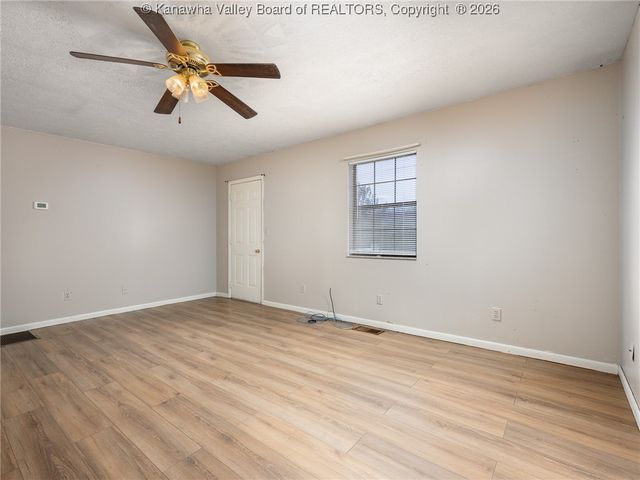 4790 Charleston Road, Poca, WV 25159