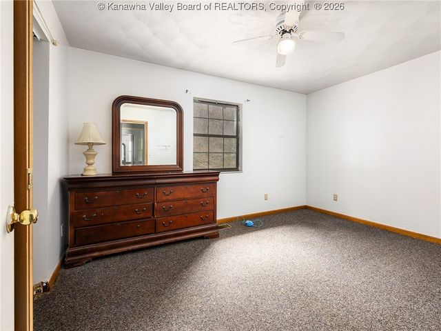 4790 Charleston Road, Poca, WV 25159