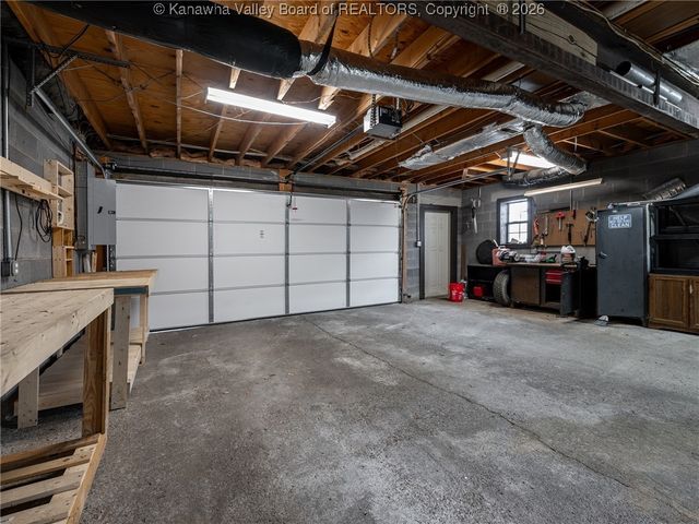 4790 Charleston Road, Poca, WV 25159