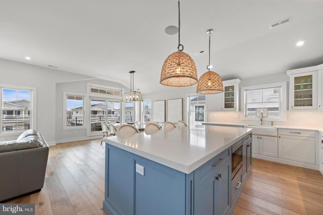 15 W HARDING AVE, Long Beach Township, NJ 08008