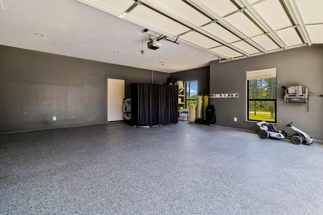 309 Rolling Pines Drive, Livingston, TX 77351