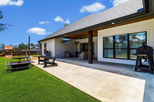 309 Rolling Pines Drive, Livingston, TX 77351