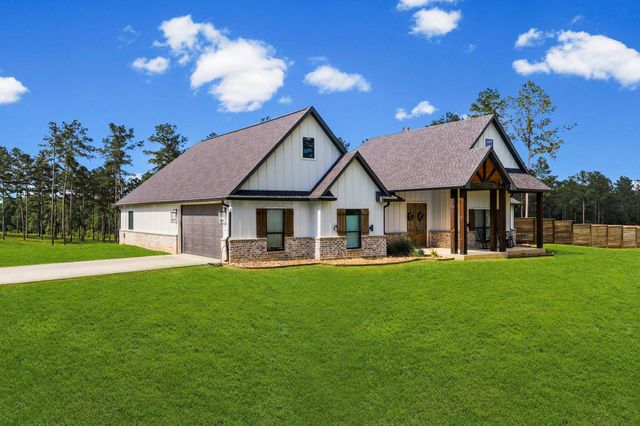 309 Rolling Pines Drive, Livingston, TX 77351