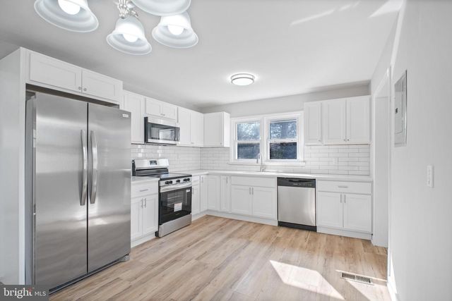 33 BLAIR RD, Fredericksburg, VA 22405